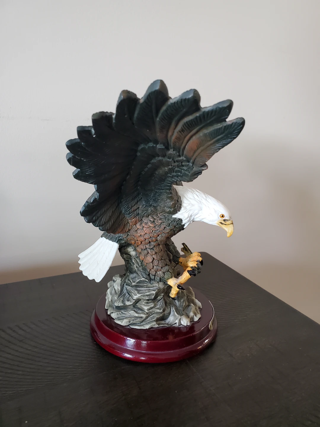 Eagle with Fish Figurine - The Canadian Rockies ⚽ - photo 5