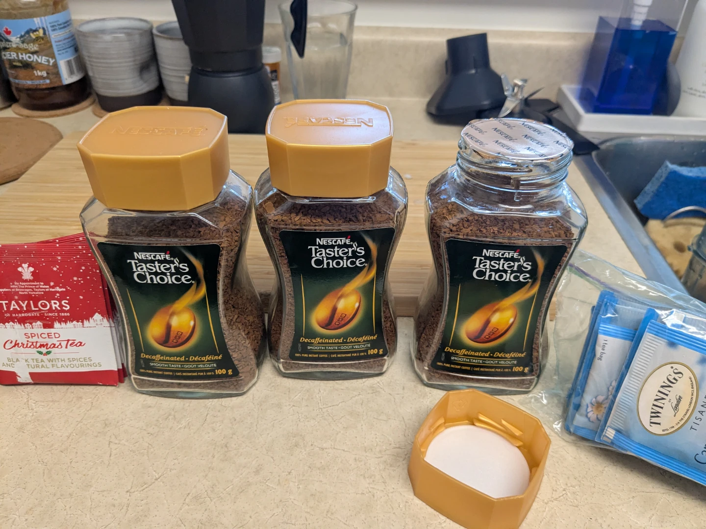 2x Nescafé Decaffeinated Instant Coffee and Teas - photo 4