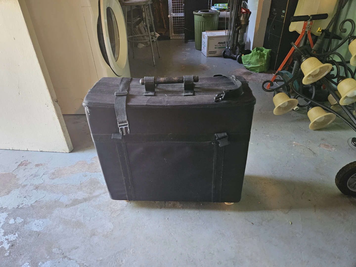 Black rolling travel case - photo 4