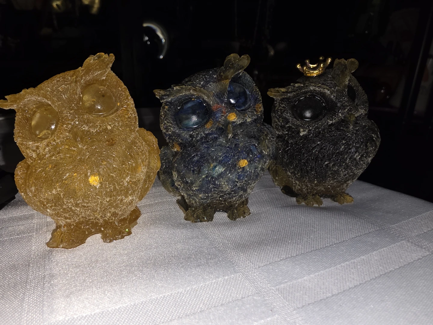 ⚽Set of 3 decorative owl figurines crystal chips filled resin