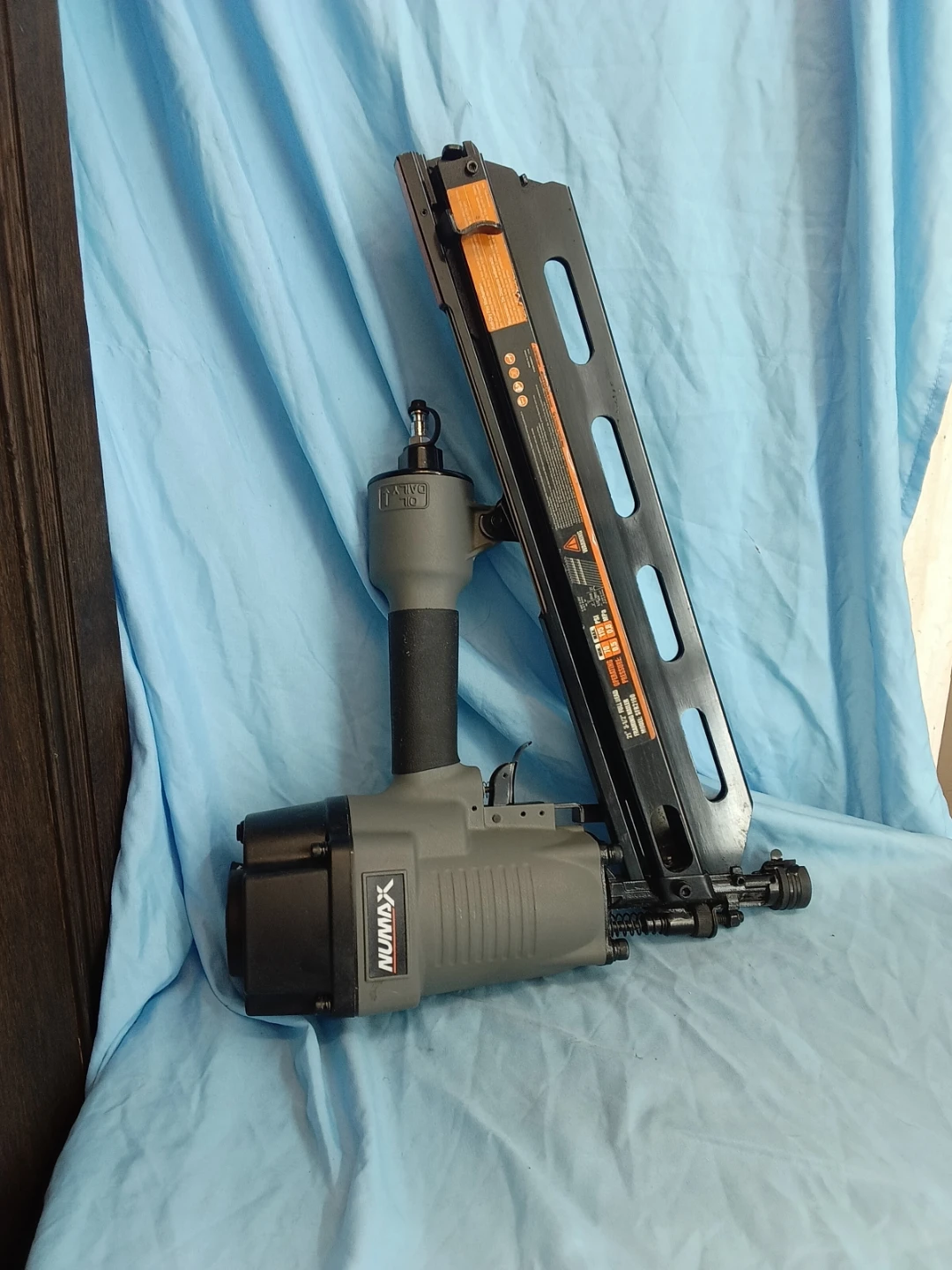 Numax Pneumatic Framing Nailer