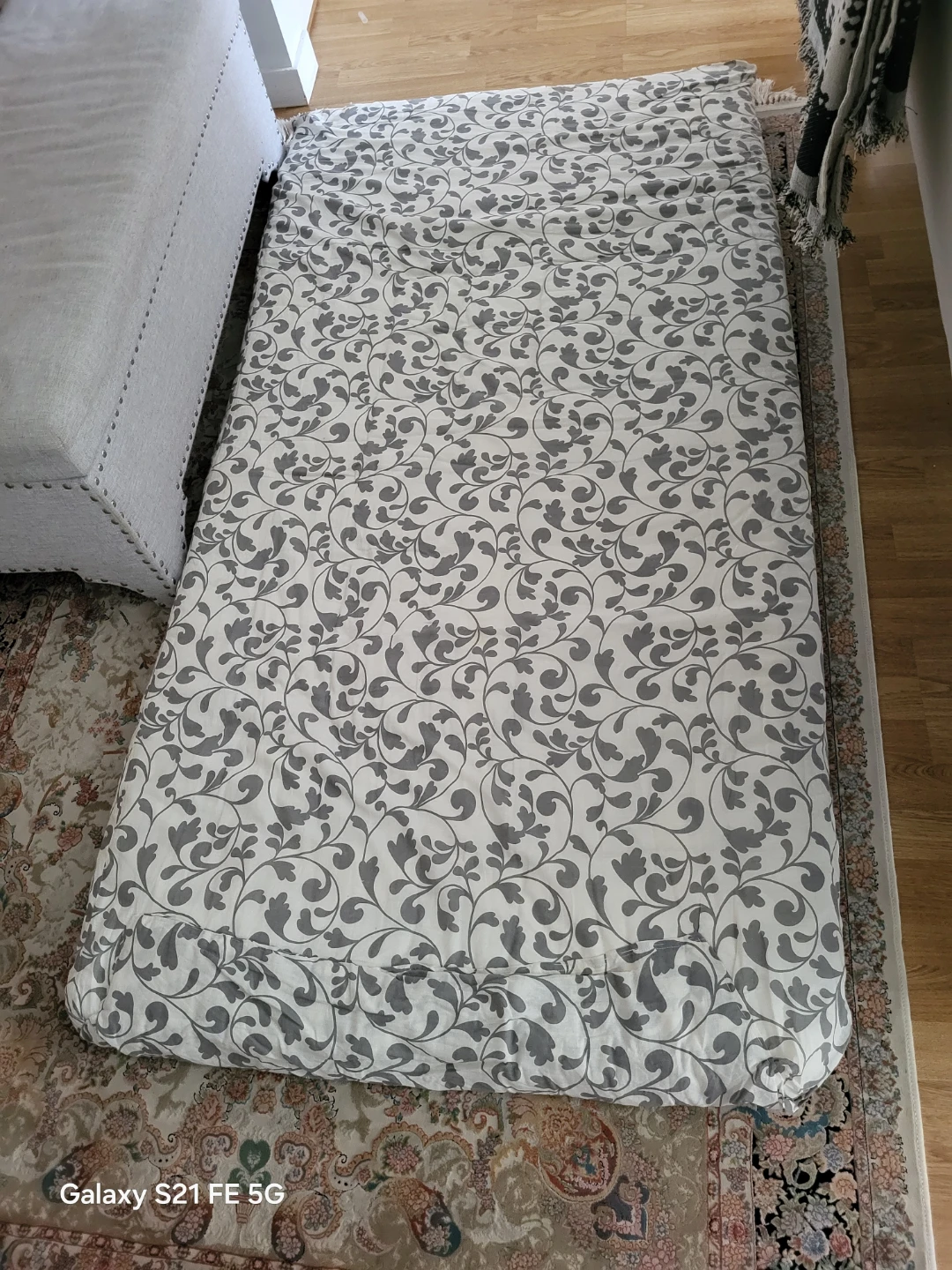 Twin mattress with floral pattern, Memory Foam