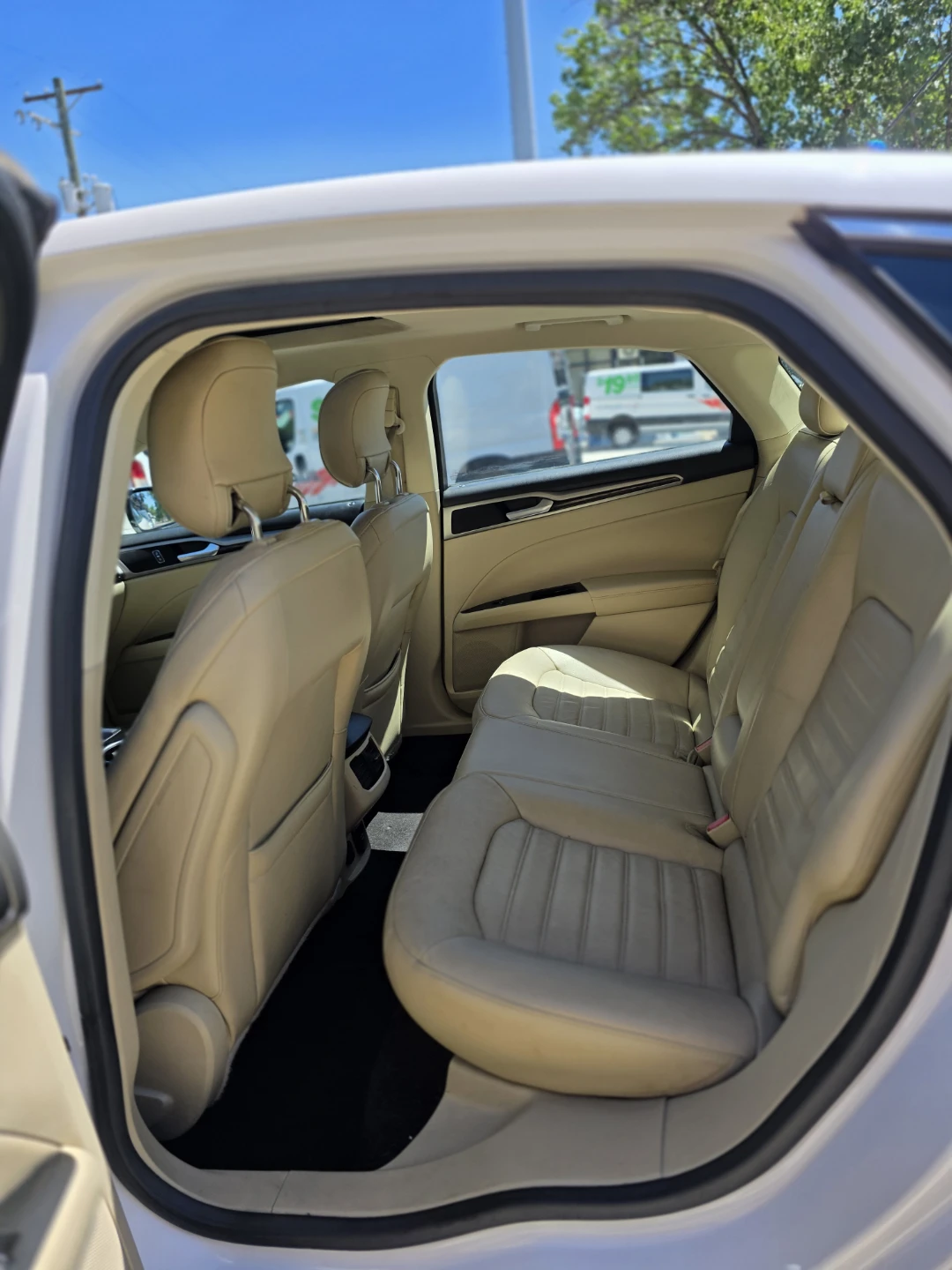 White Ford Fusion Sedan - photo 4