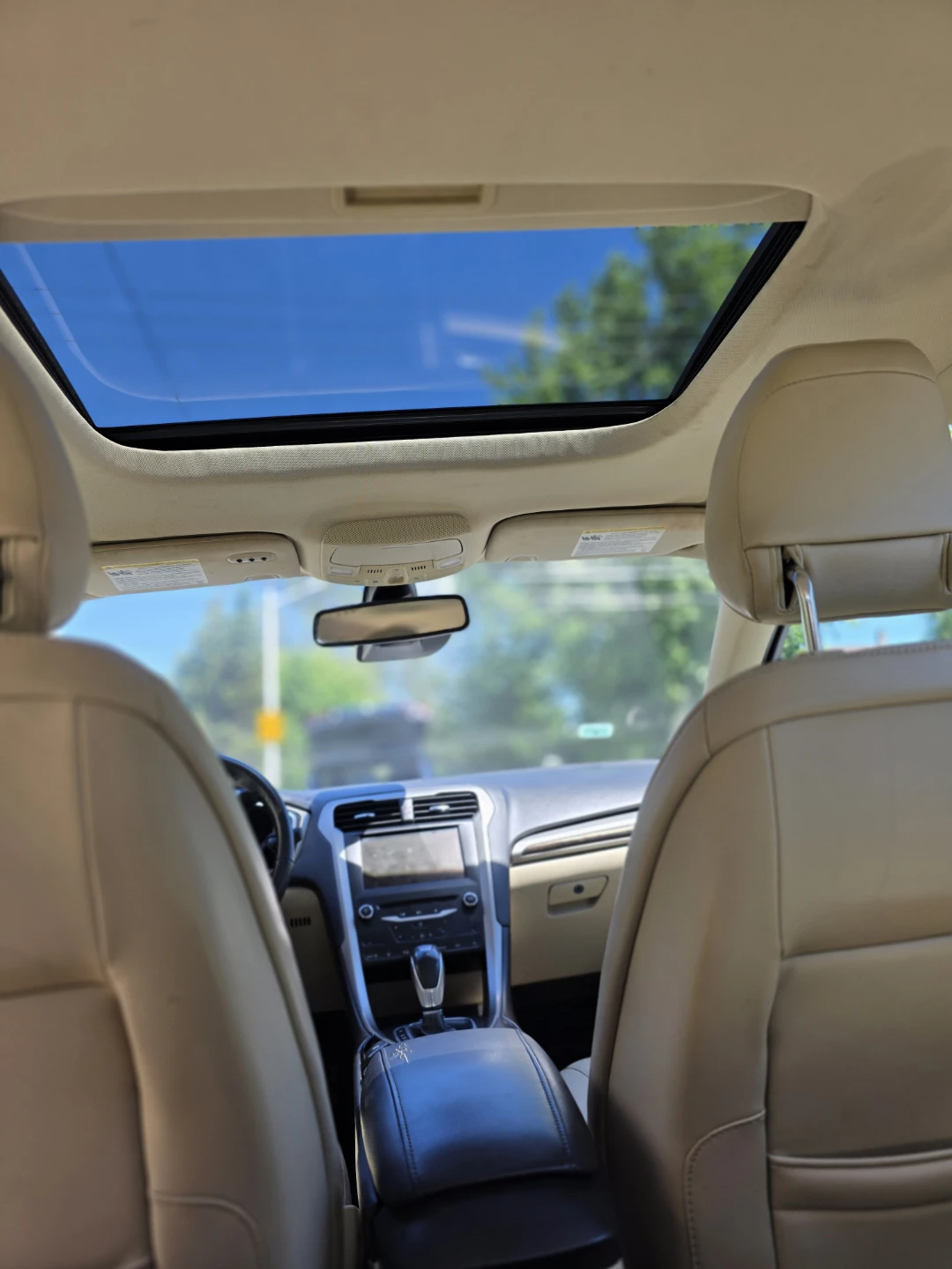 White Ford Fusion Sedan - photo 5
