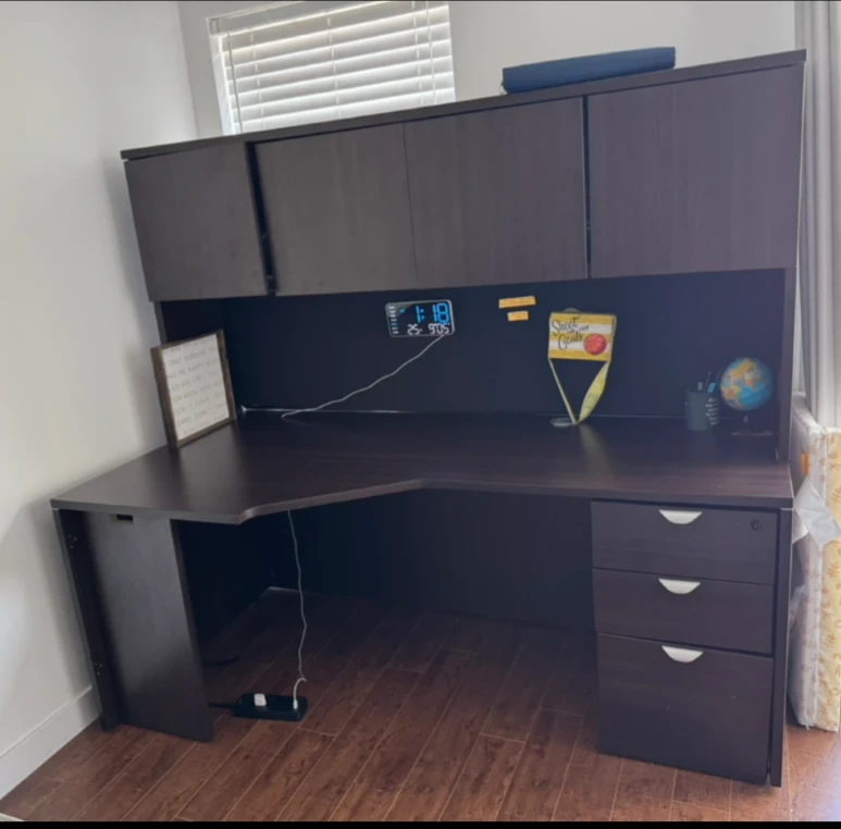 Detachable Large L-Shaped Office Desk with Hutch & Drawers