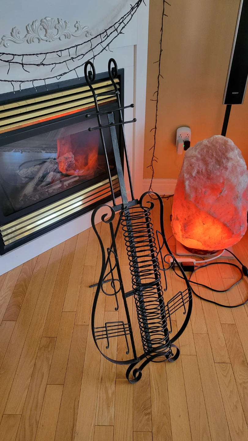 Black Metal Guitar Shaped Stand