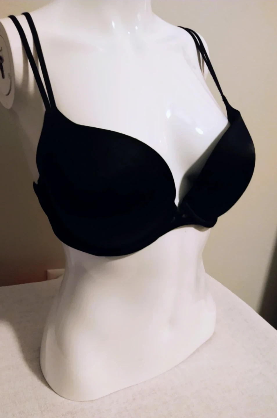 Victoria Secret Black Smooth Push-Up Bra Size 32DD