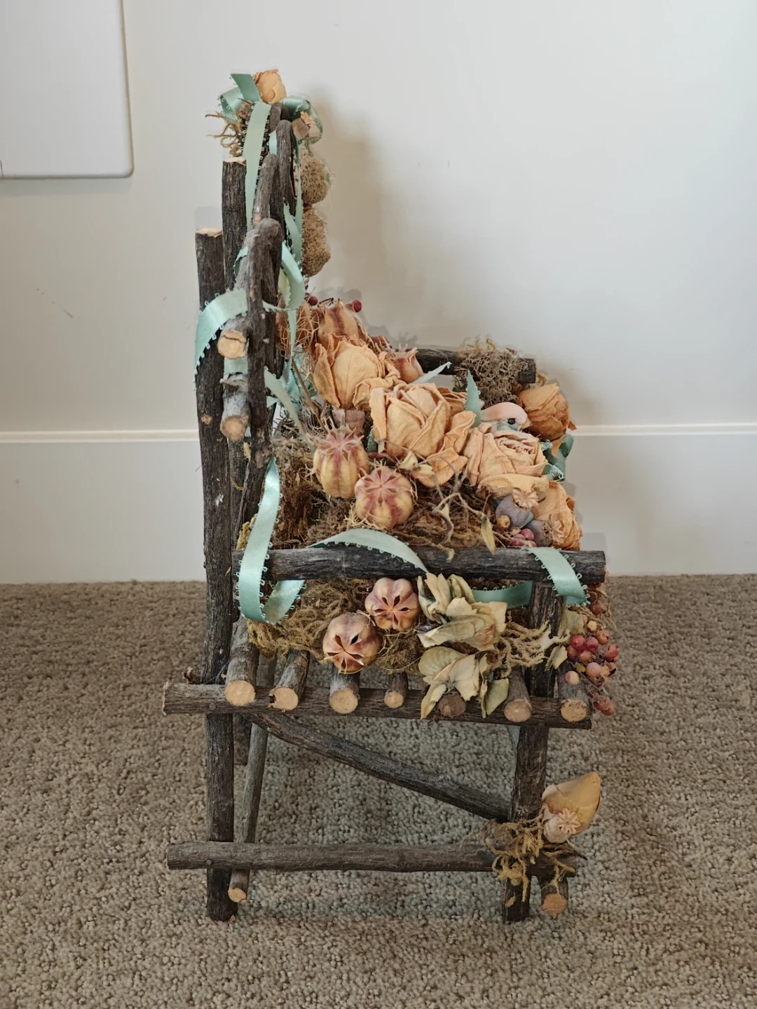 Vintage Miniature Twig Bench Decor with Dried Flowers & Bird - photo 5