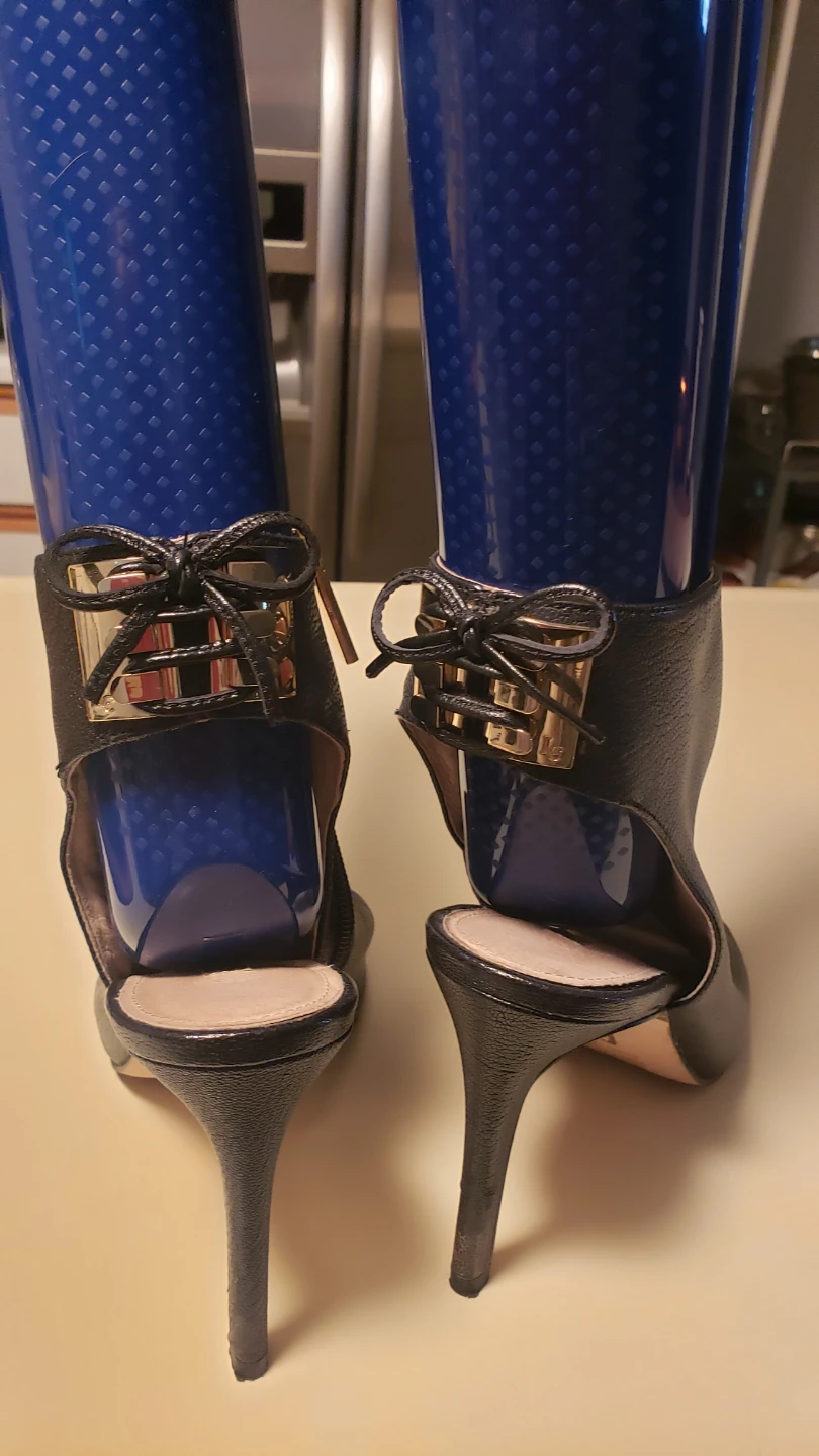 Louise et Cie Black Leather Peep-Toe Heeled Booties - photo 2