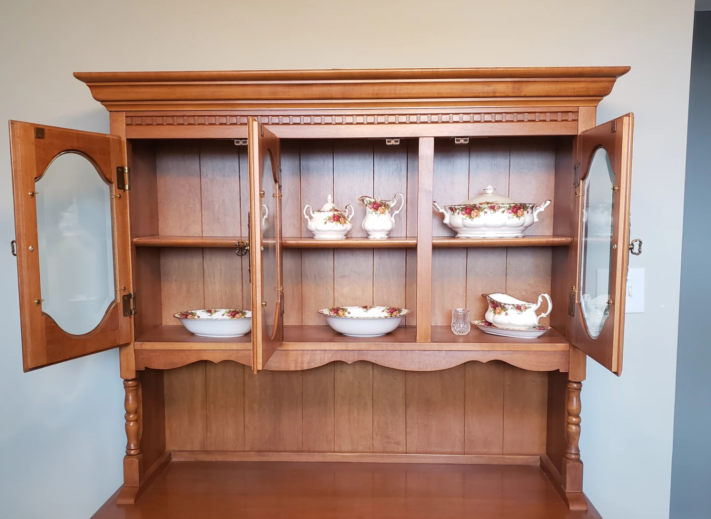 Upper Hutch Display Case - photo 5