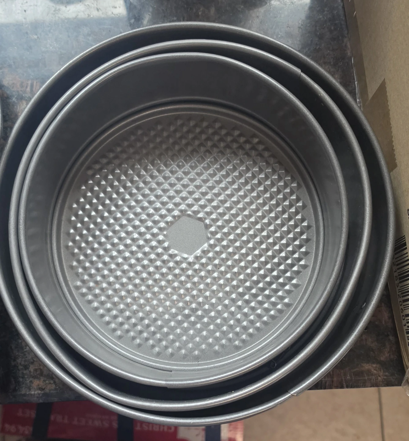Baking Pan Set - Muffin Tin & Round Cake Pans - photo 2