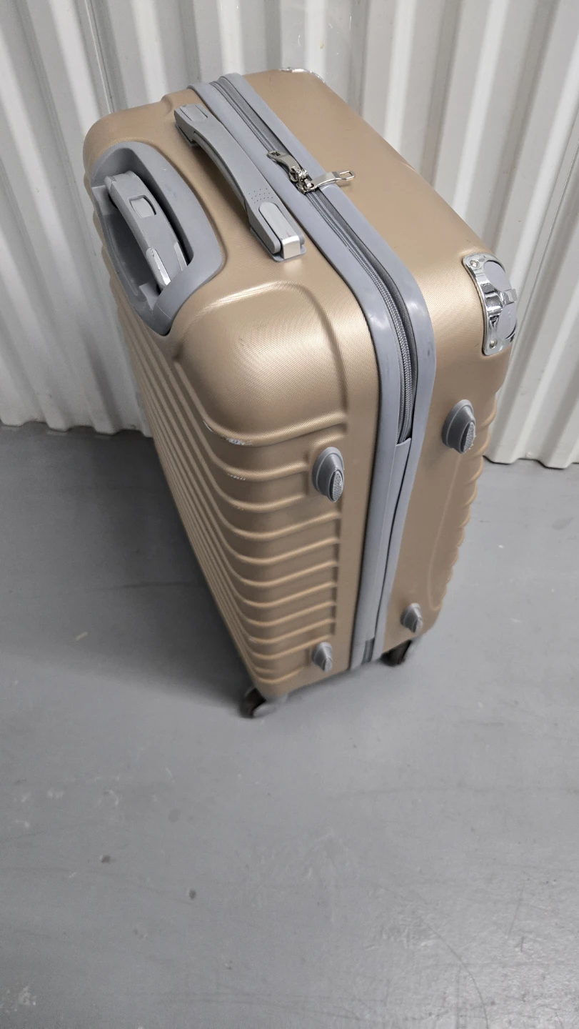 Gold Hardshell Spinner Suitcase - photo 2