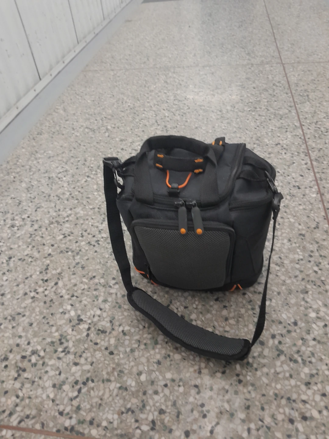 Black Lunch Bag with Orange Accents 3L - photo 5