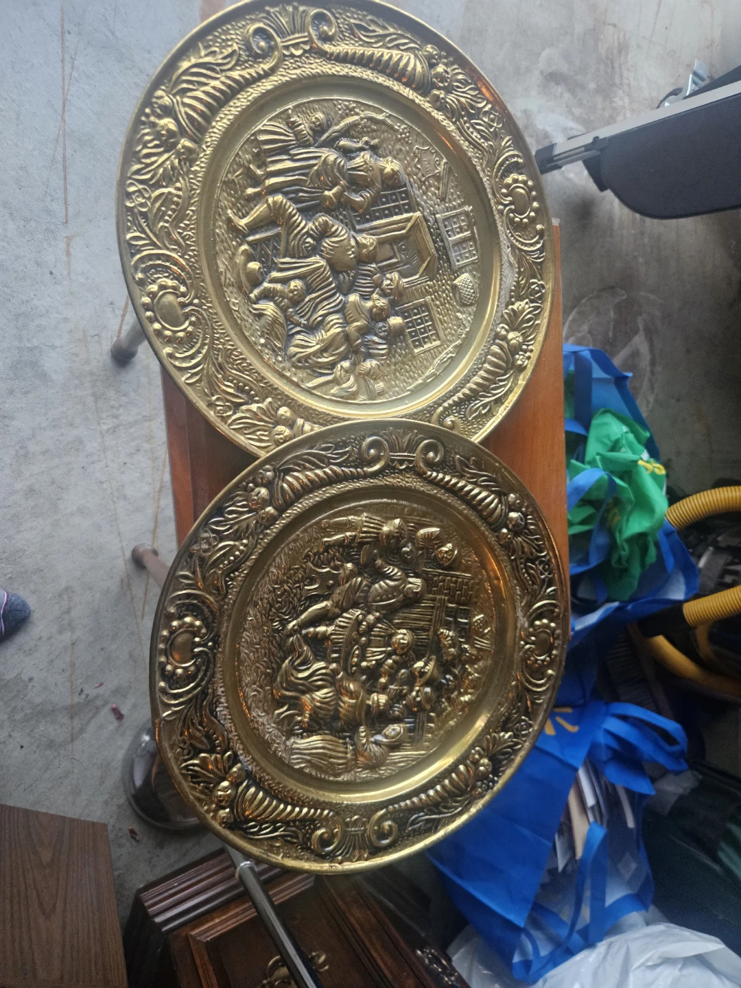Set of 2 Vintage Brass Decorative Plates