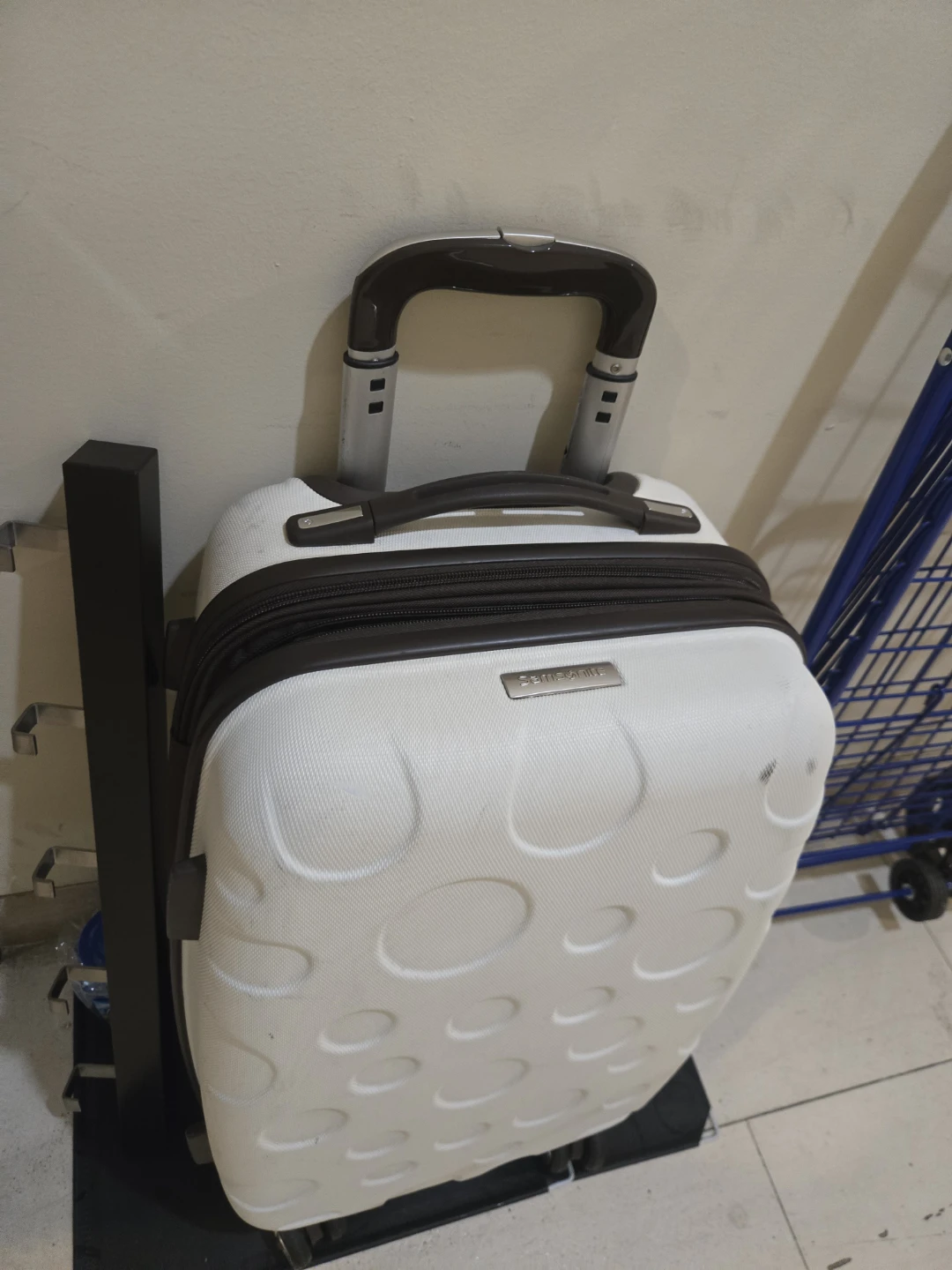 Samsonite White Hardside Spinner Luggage