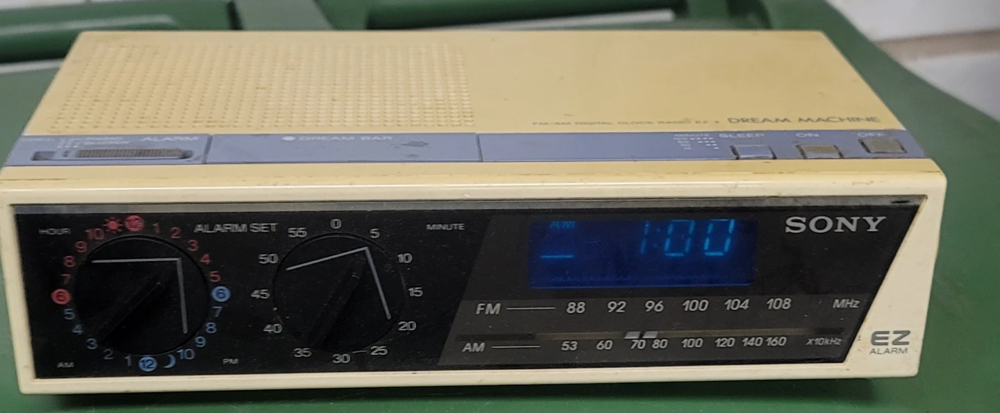 Sony Dream Machine FM/AM Digital Clock Radio