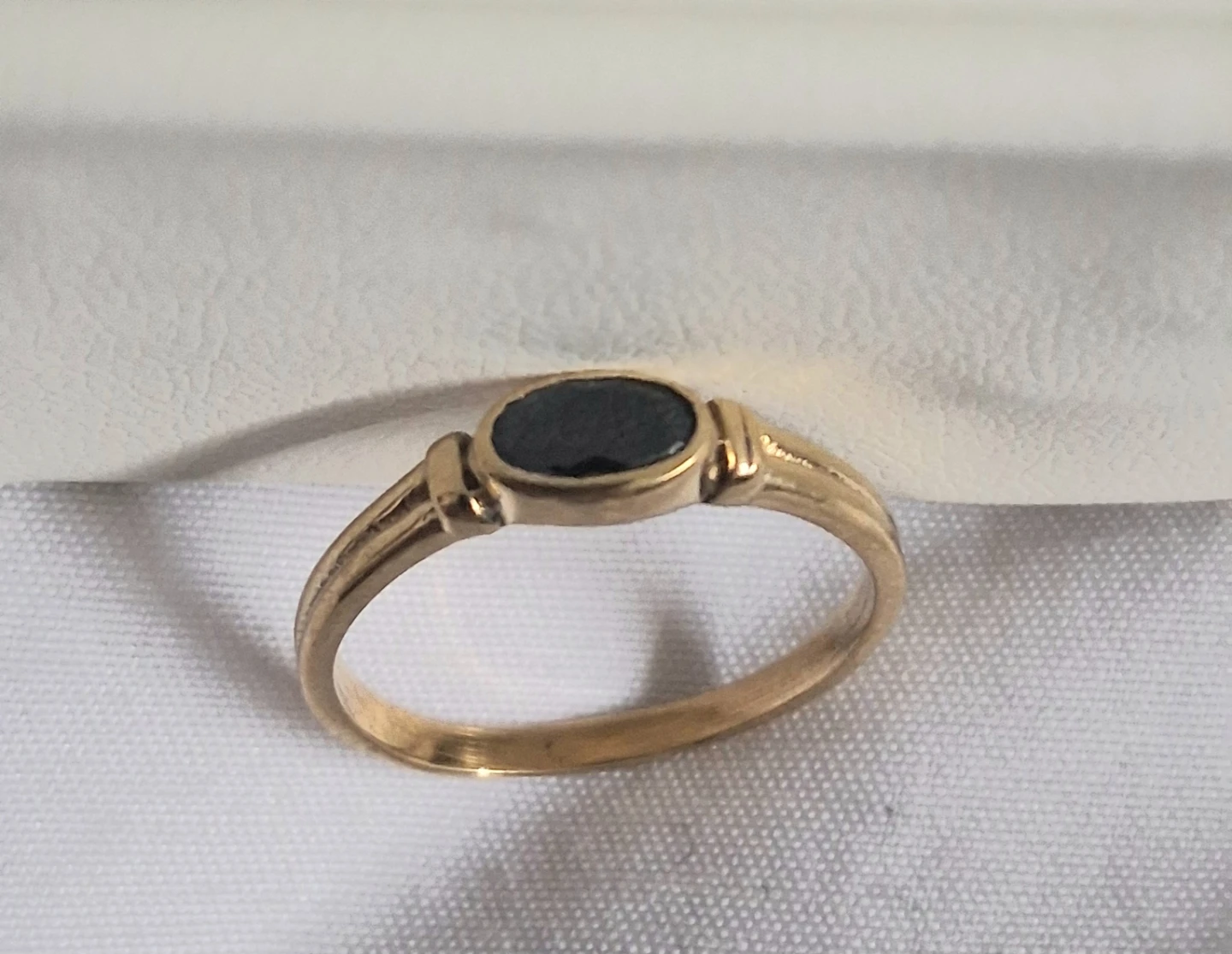 NEW GOLD-TONE DARK SAPPHIRE OVAL RING