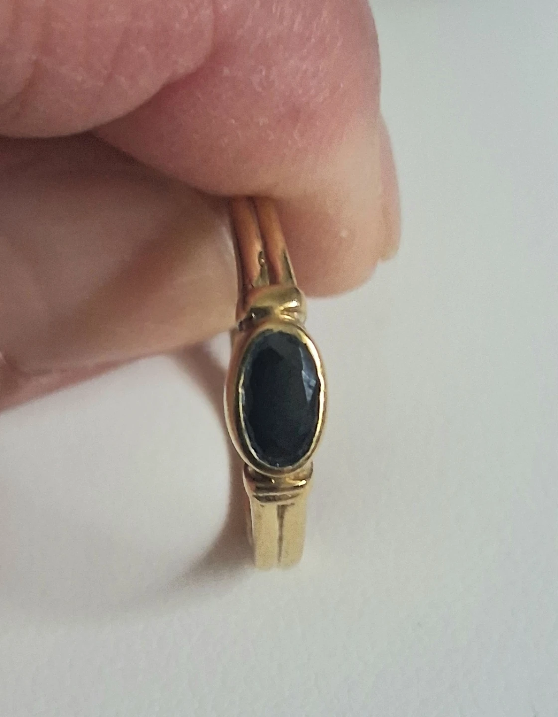 NEW GOLD-TONE DARK SAPPHIRE OVAL RING - photo 3