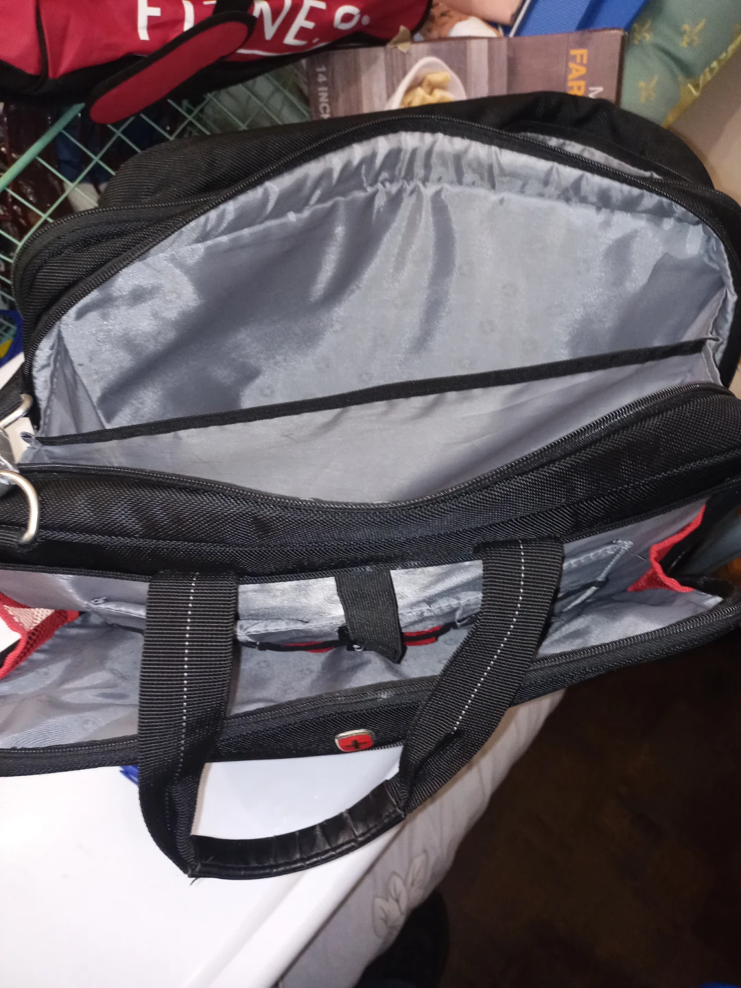 Swiss Gear Shoulder Bag - photo 2