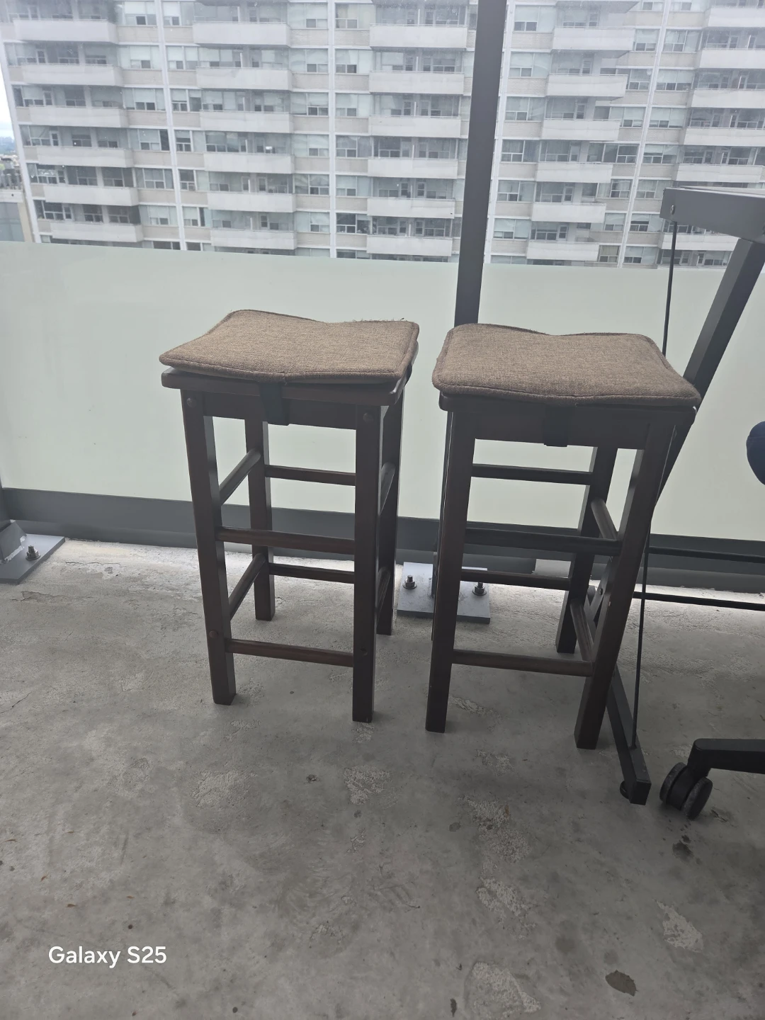 Two wooden bar stools with brown seats - photo 2