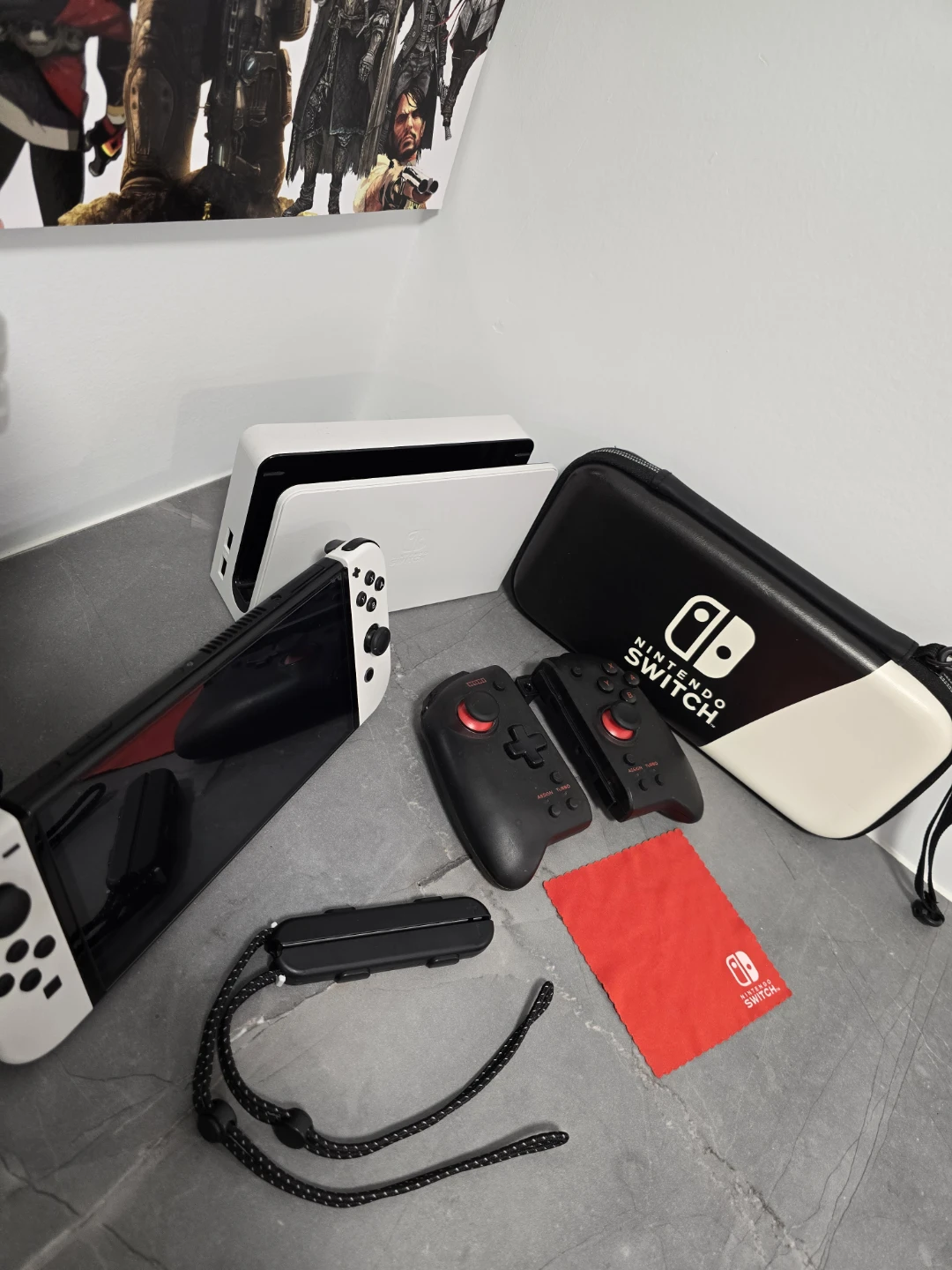 Nintendo Switch (OLED White) - photo 3