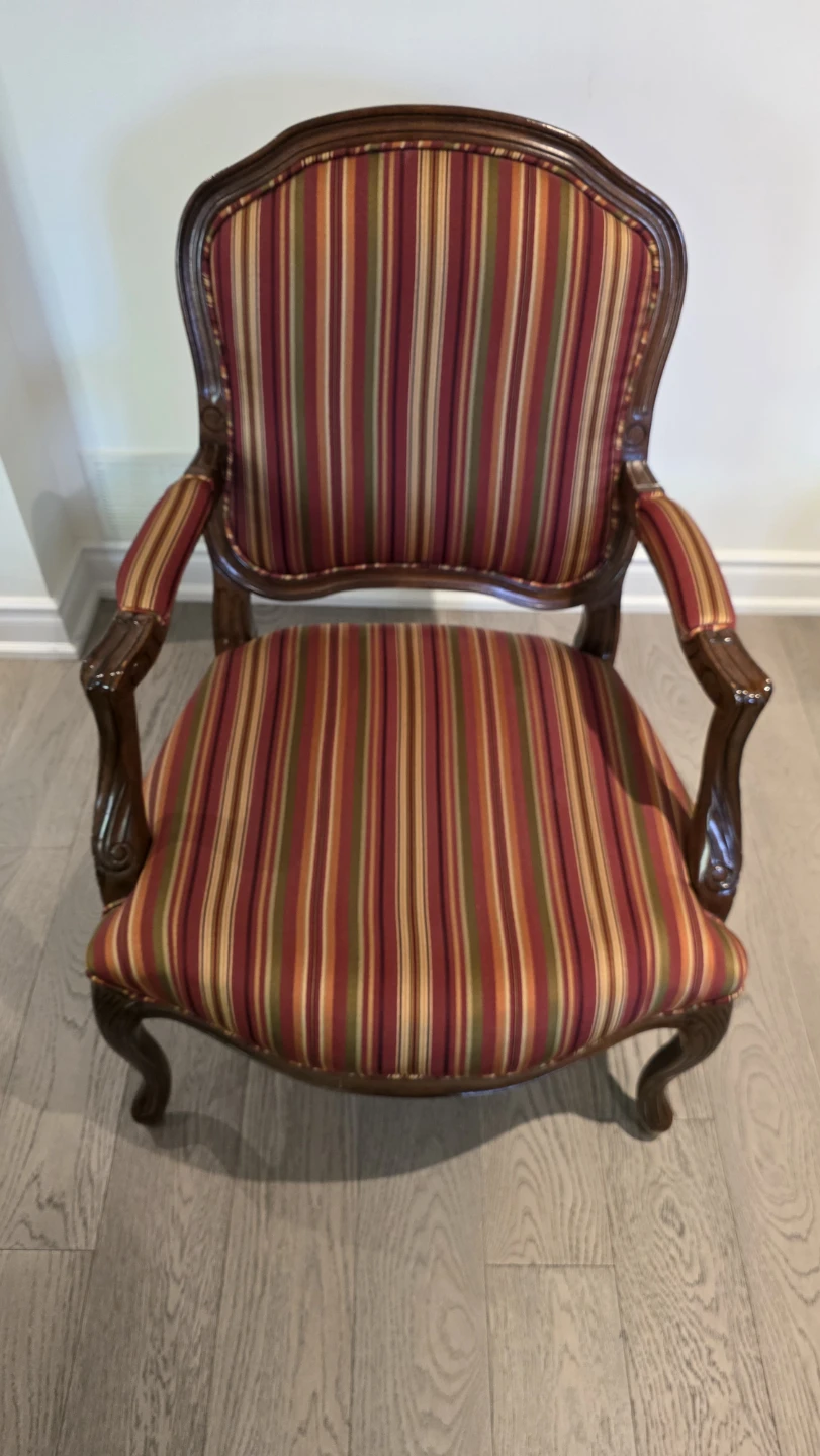 Armchair accent chairs