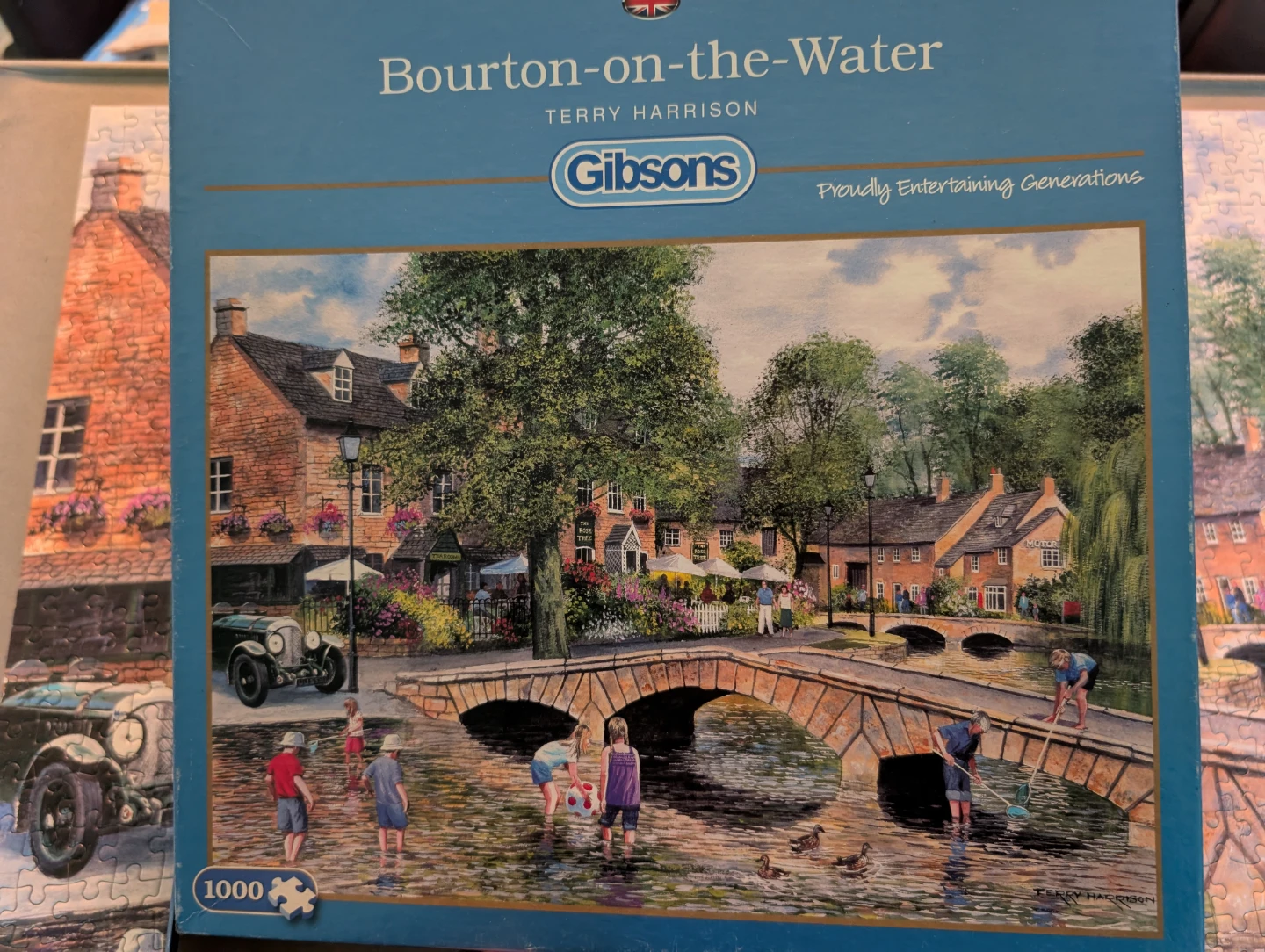 Excellent condition Gibsons 1000 and 500 piece puzzle