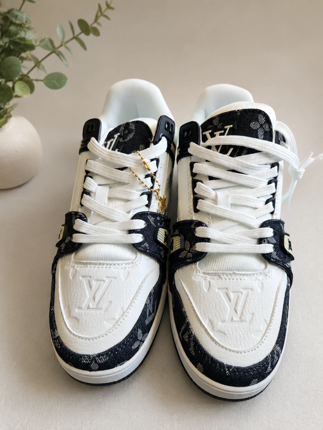 Black and white Sneakers