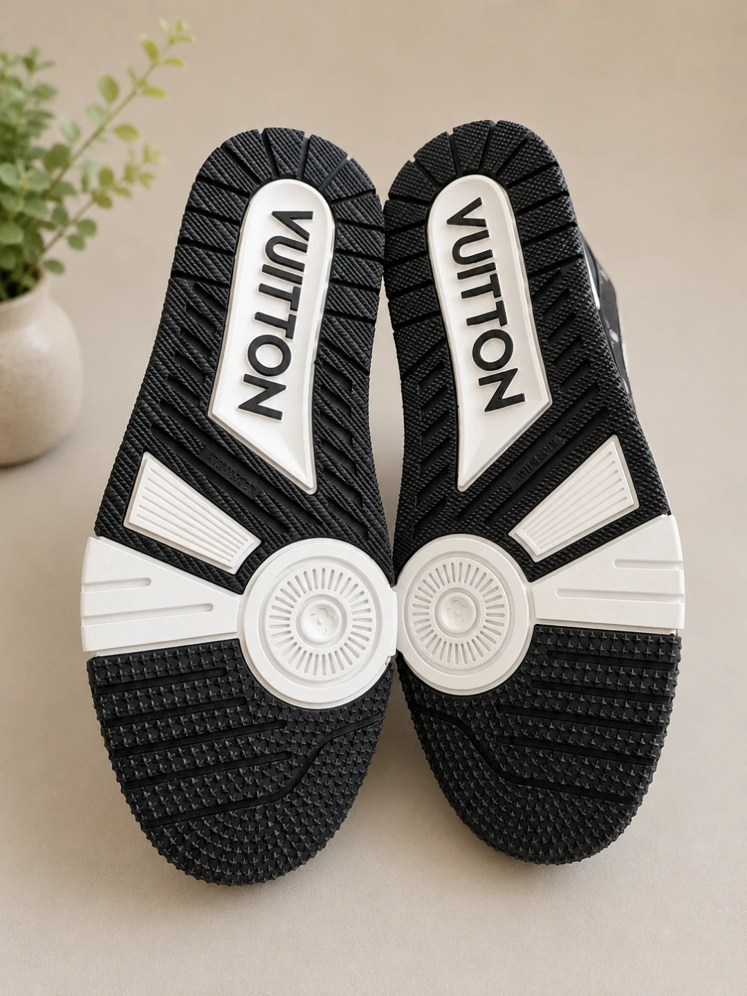 Black and white Sneakers - photo 4