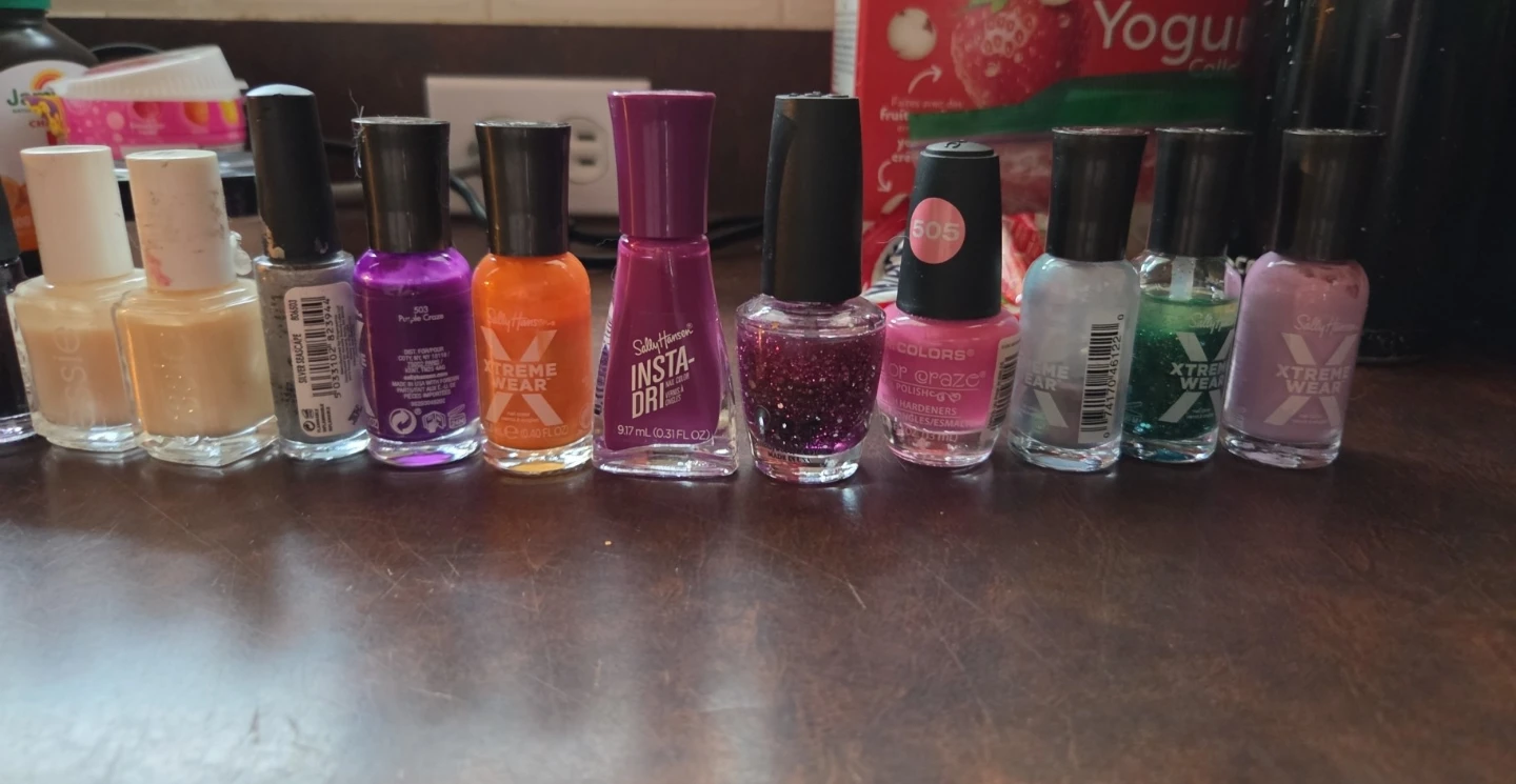 Sally Hansen, Essie, Glaze & COLOURS Nail Polish Lot
