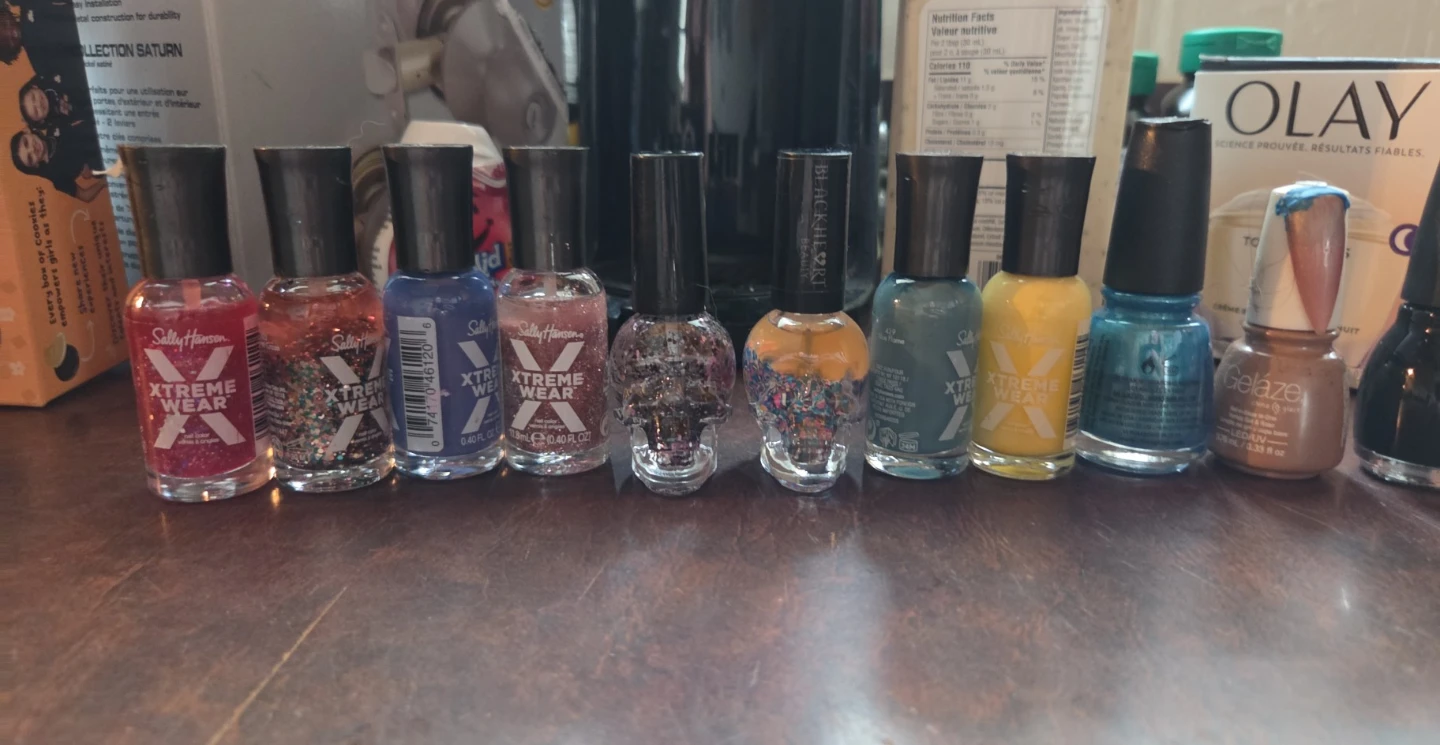 Sally Hansen, Essie, Glaze & COLOURS Nail Polish Lot - photo 3