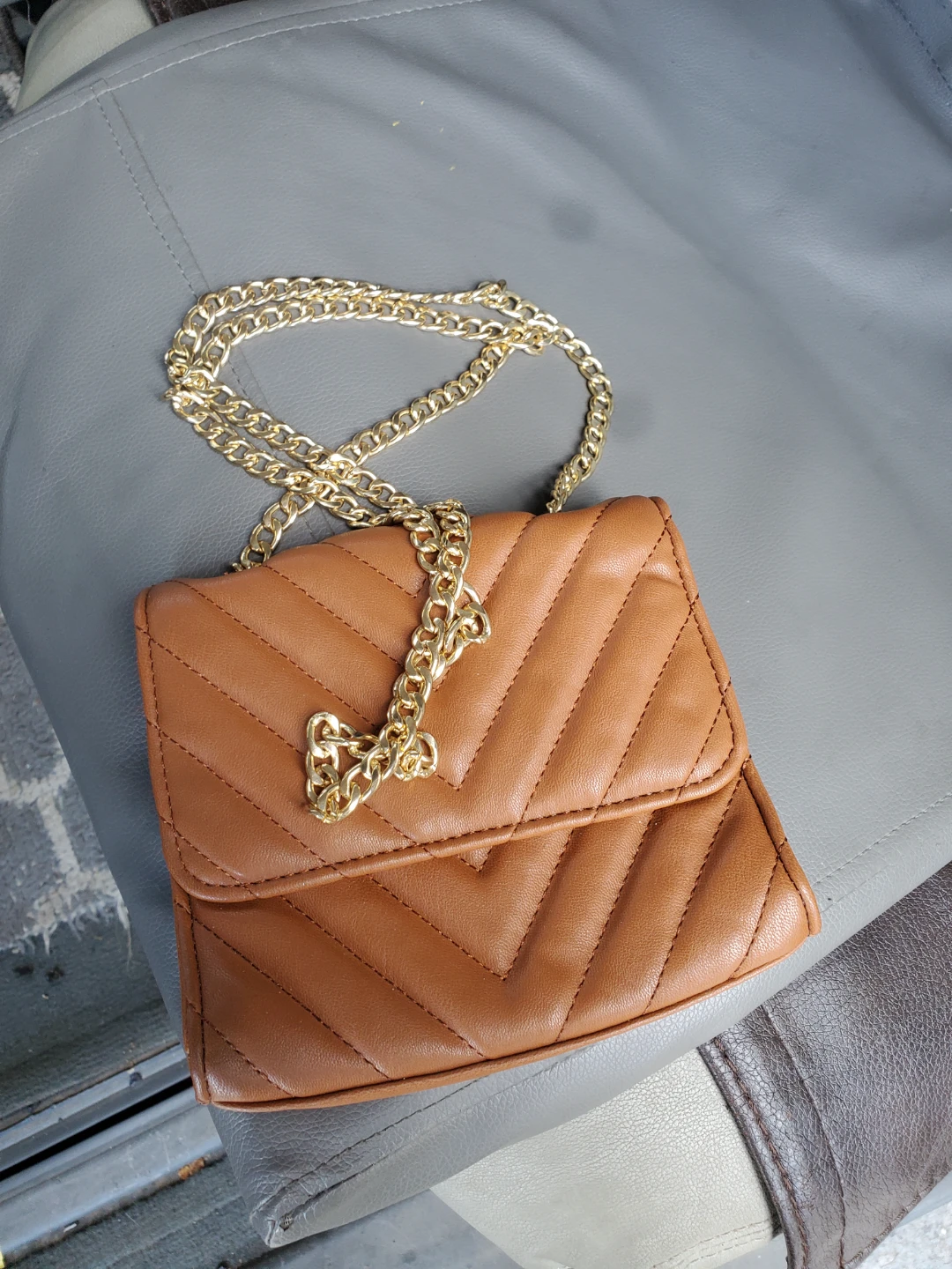 Quilted Shoulder Bag with Chain Strap - Brown - photo 3