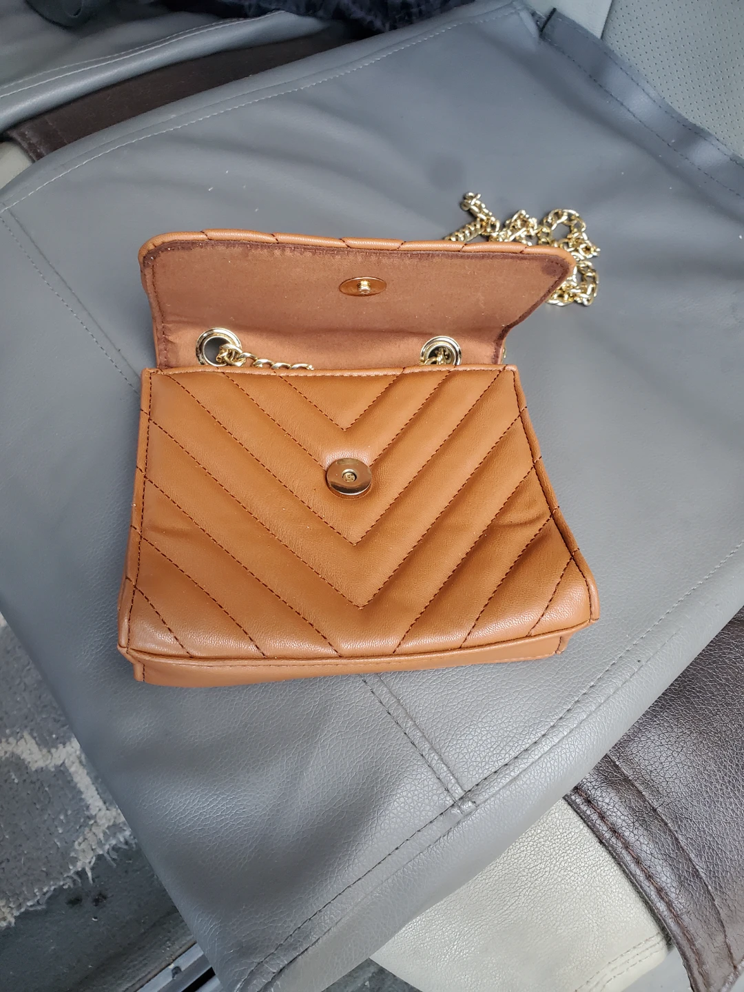 Quilted Shoulder Bag with Chain Strap - Brown - photo 5