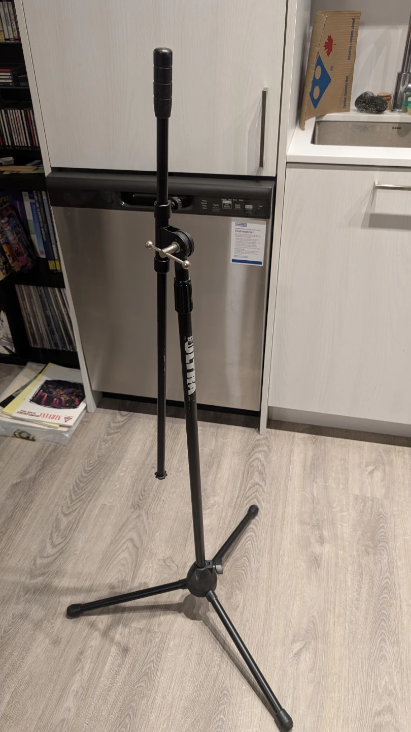 On stage mic stand and boom arm