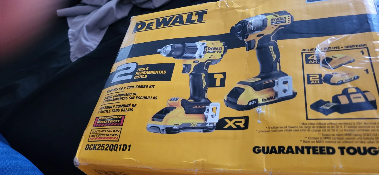 DeWalt 20V MAX Brushless 2-Tool Combo Kit - photo 2