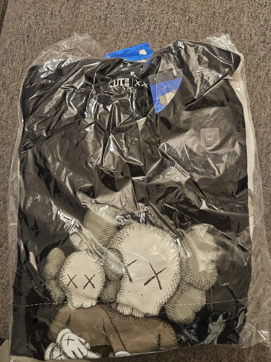 Brand new Uniqlo x Kaws clothing - photo 3