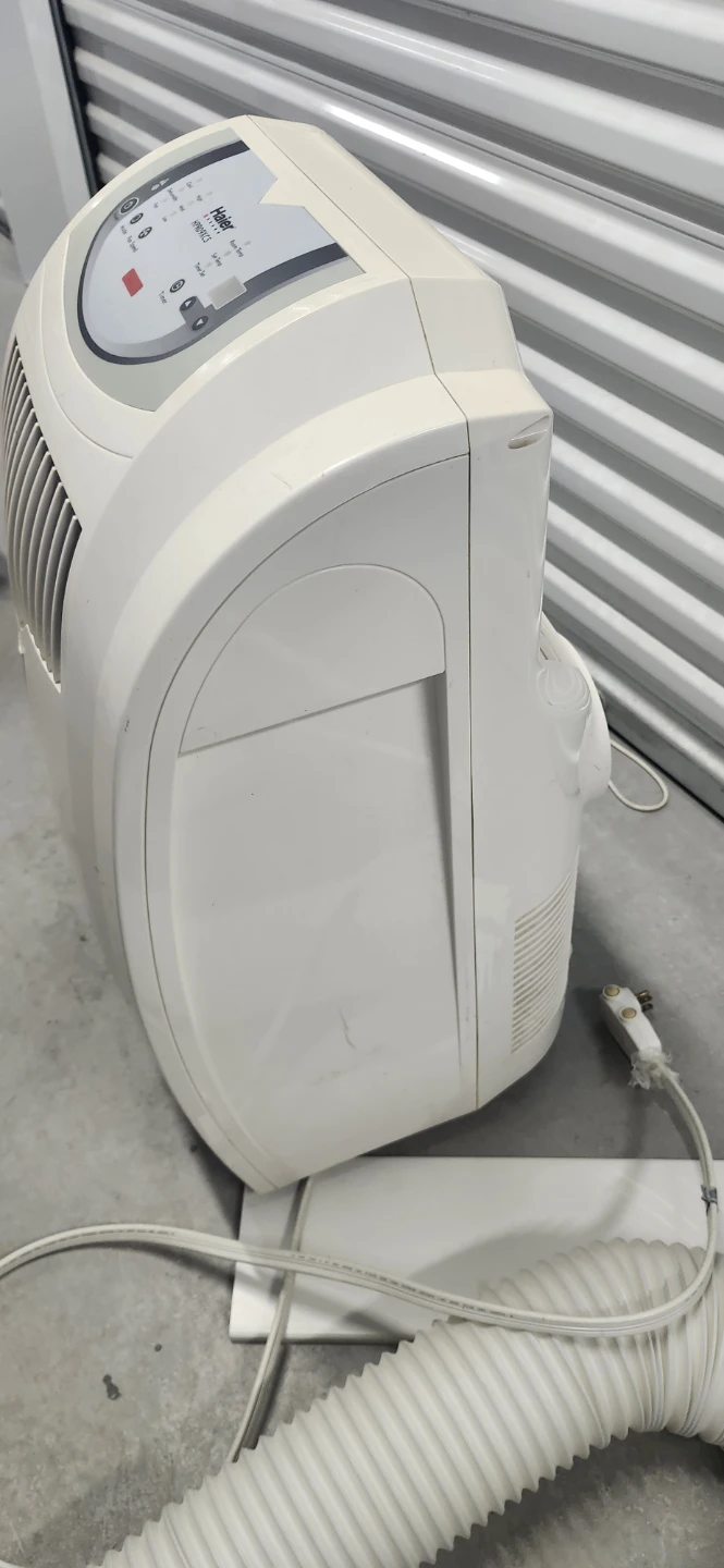 9000 BTU portable AC with hose and window parts - photo 4