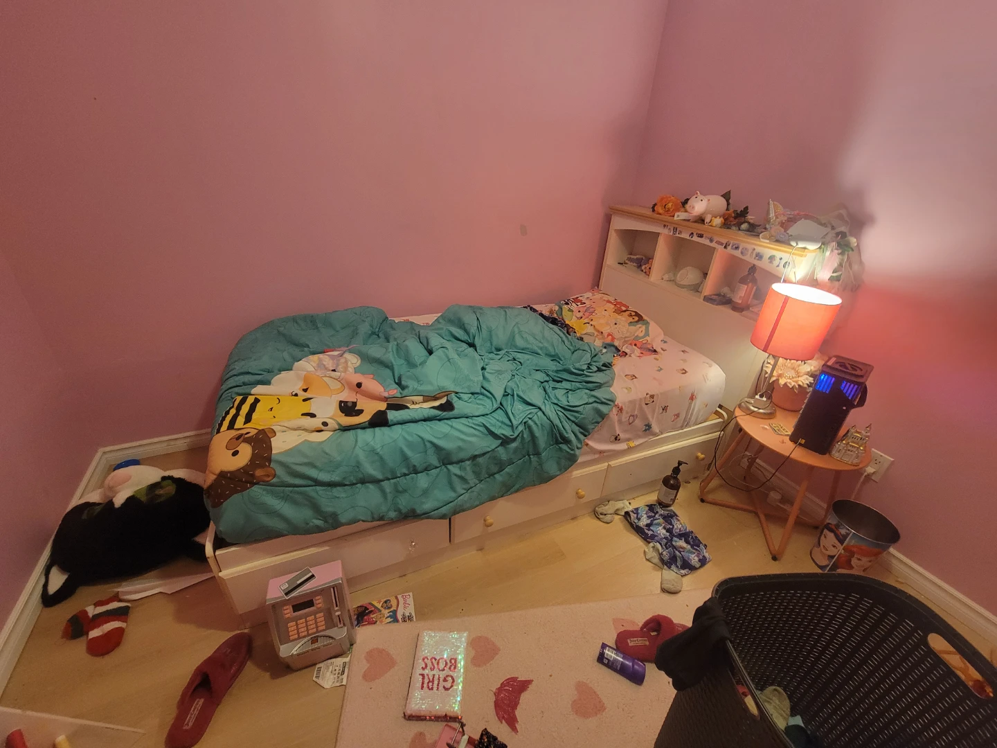 Twin bed with storage