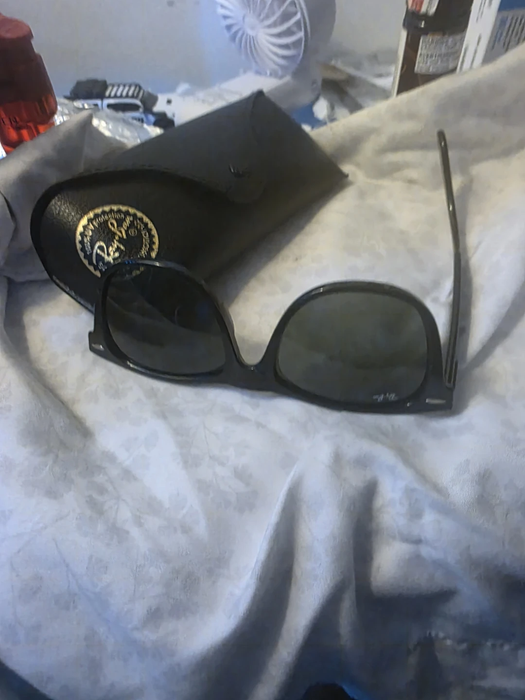 Ray-Ban Sunglasses with Case - photo 2