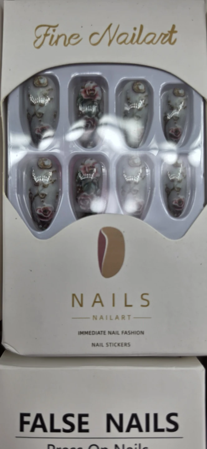 3 pretty press on nails - NIB 24 Pcs - photo 2