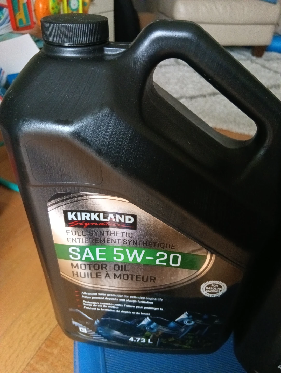 Kirkland Signature SAE 5W-20 Full Synthetic Motor Oil (4.73 L)