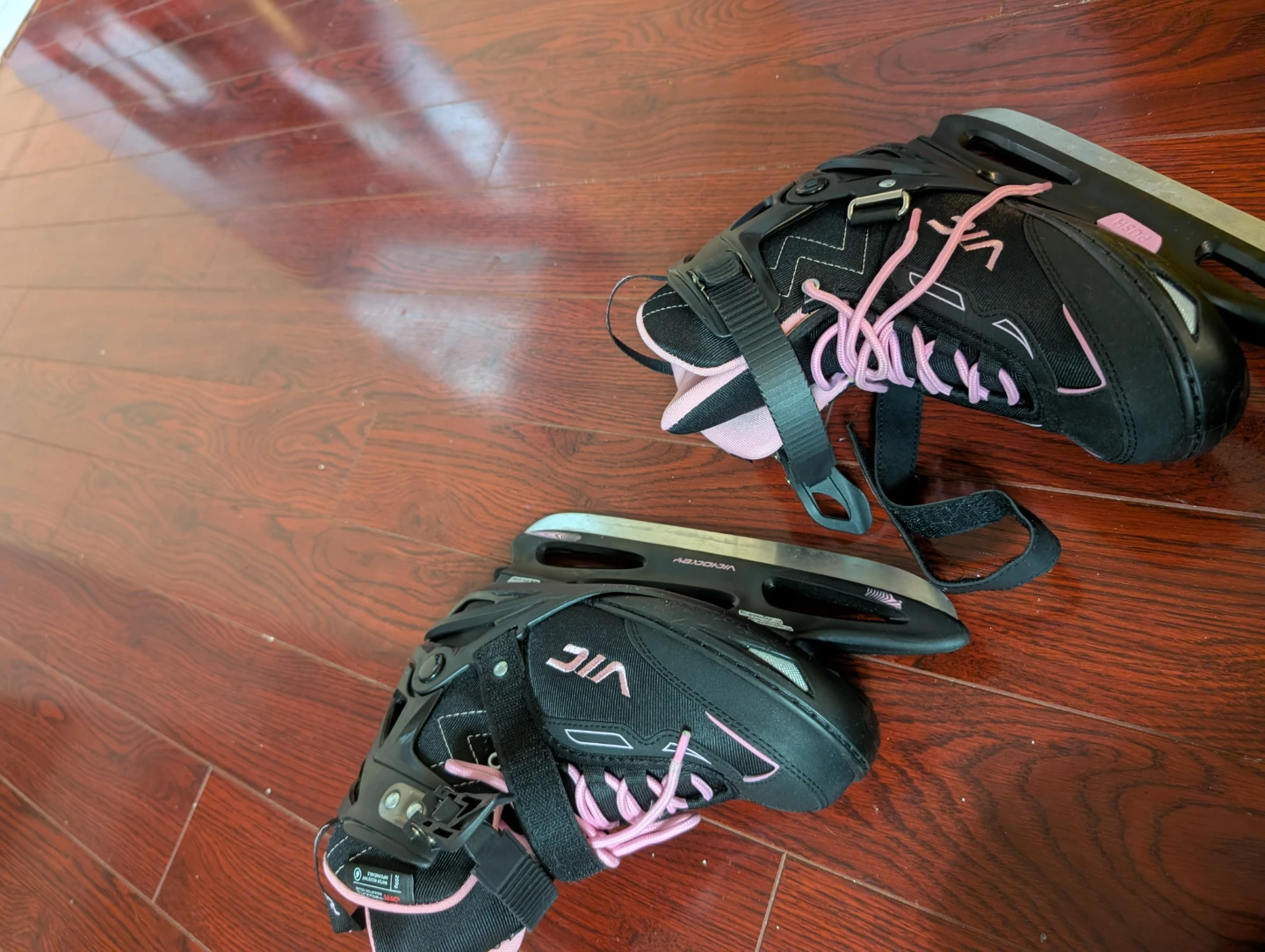 VIC Ice Hockey Skates - photo 5