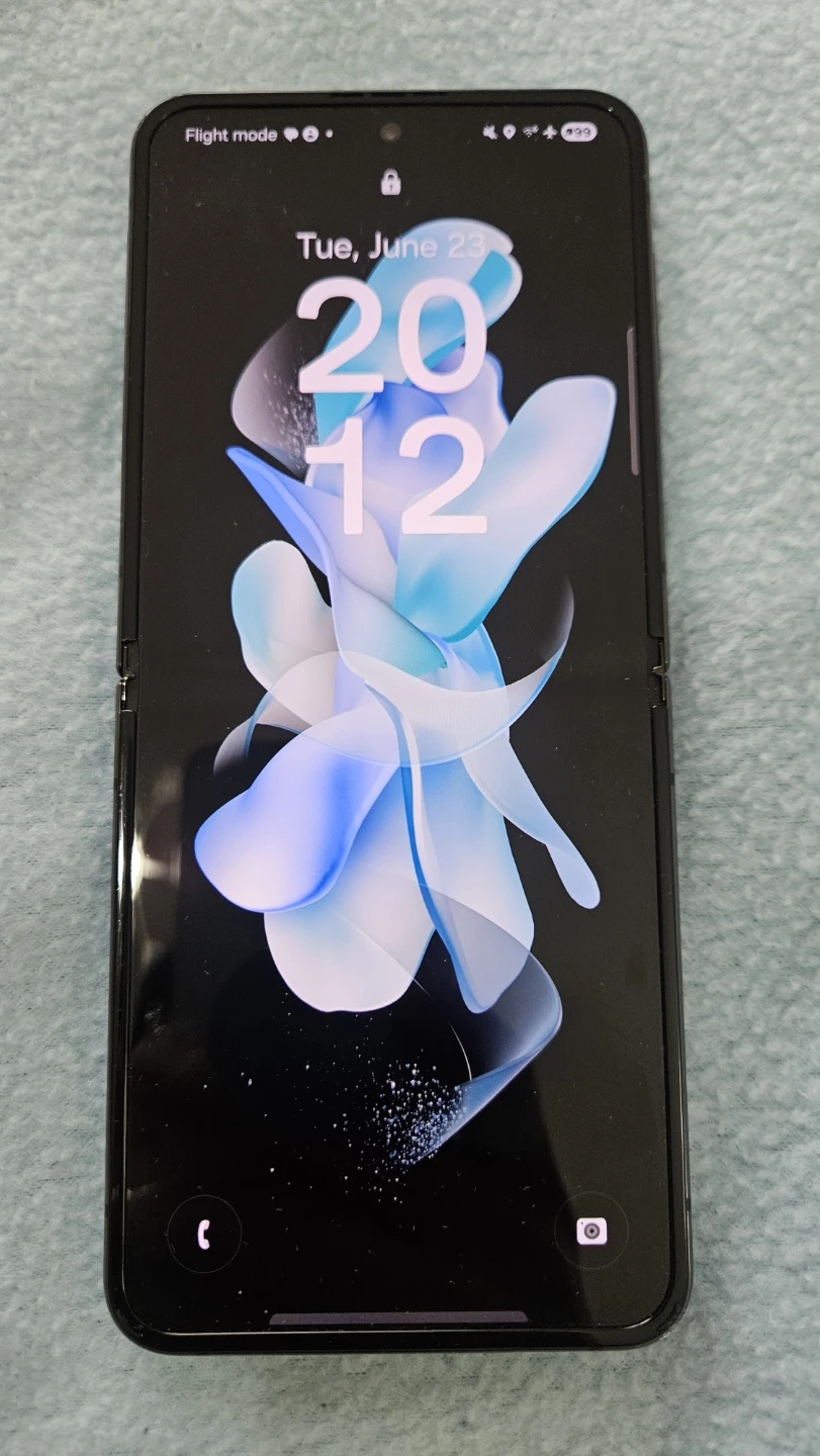 Samsung Galaxy Z Flip 4