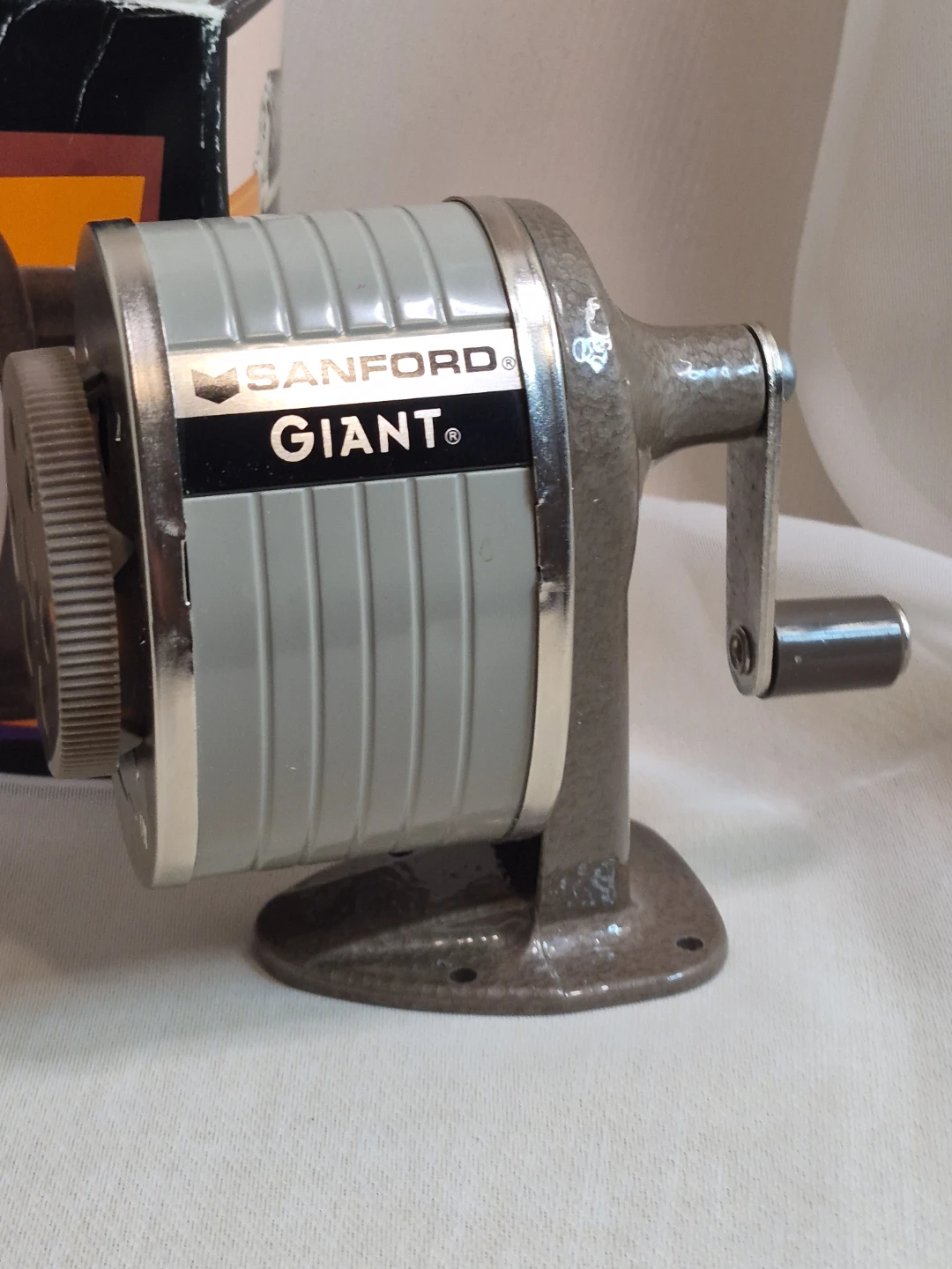 Vintage SANFORD GIANT Pencil Sharpener Wall/Desk Mount - photo 2
