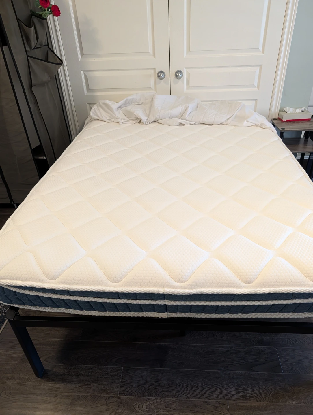 Double/full Mattress with frame - photo 2