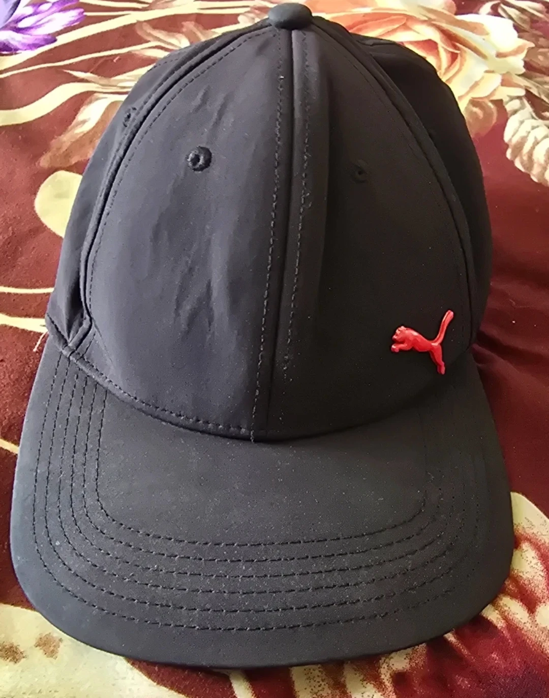 Puma Black Baseball Cap with Red Logo⚽