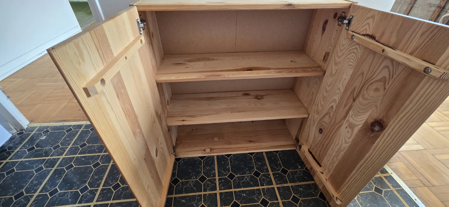 Pine wood cabinet - photo 2