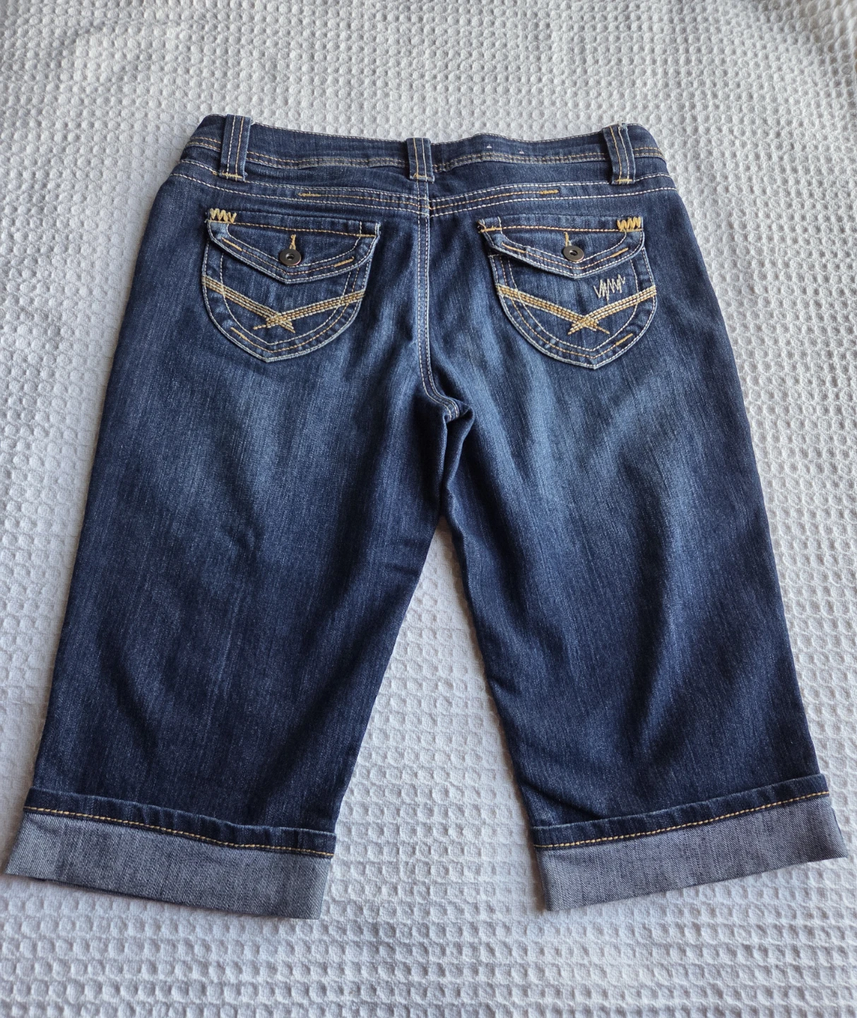 SO Blue Denim Capris Size 7 5-Pocket Medium Wash Stretch - photo 2