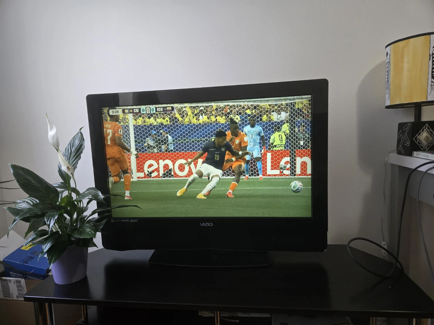 VIZIO 32 inch TV with Stand - photo 3