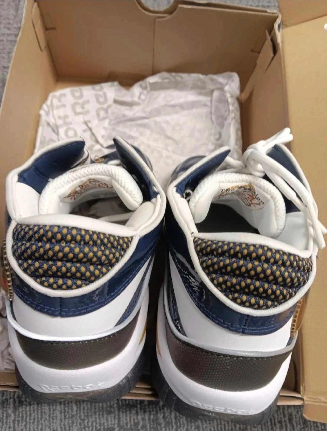 9.5 Men's Reebok Navy, White & Gold The Answer DMX Sneakers - photo 3
